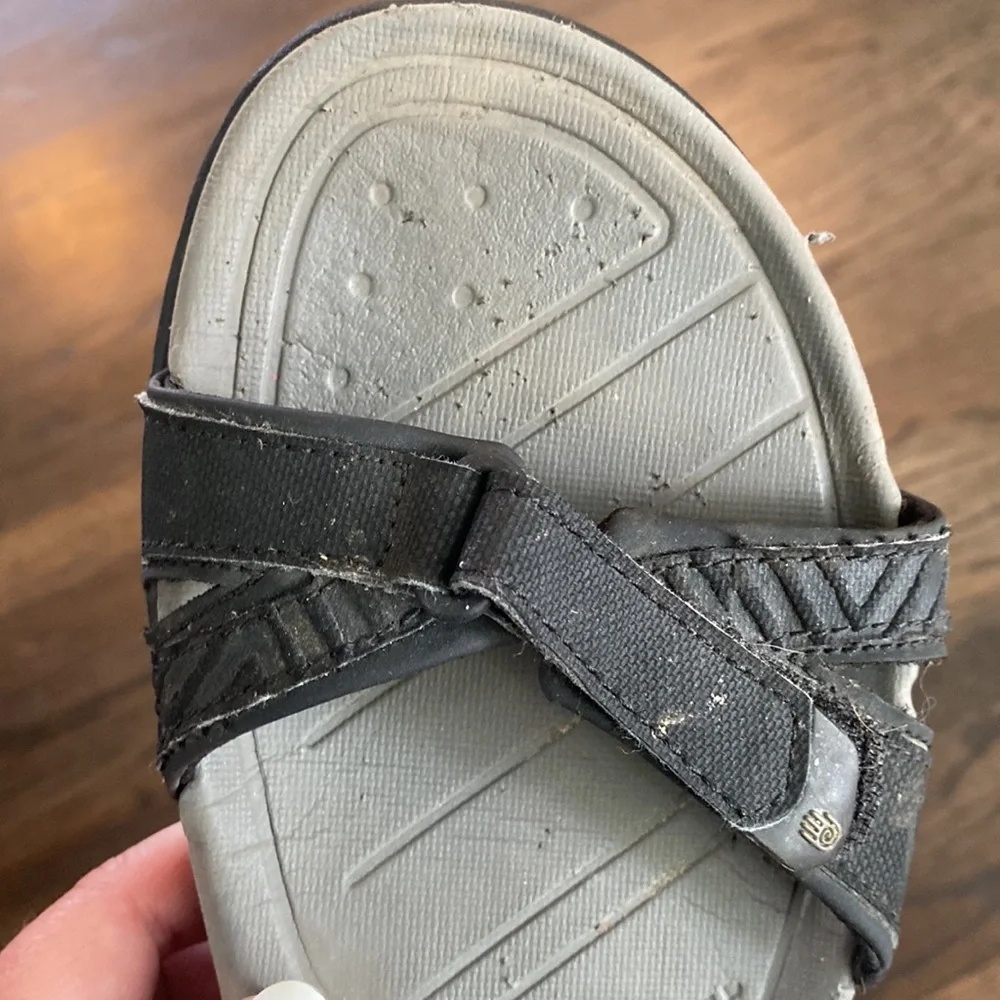 Teva Mens Sandals Black 9 GUC